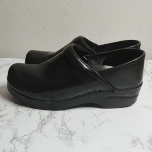 Dansko Black Leather Comfort Clog